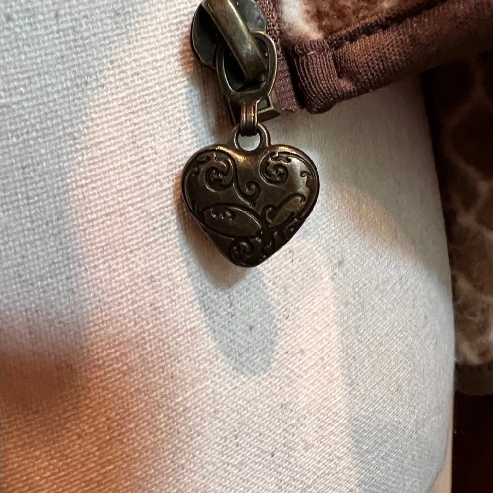 Giraffe Print Sleeveless Fleece Vest - Picture 4 of 5